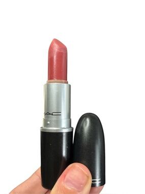 MAC Cosmetics Satin Lipstick in retro - discontinued